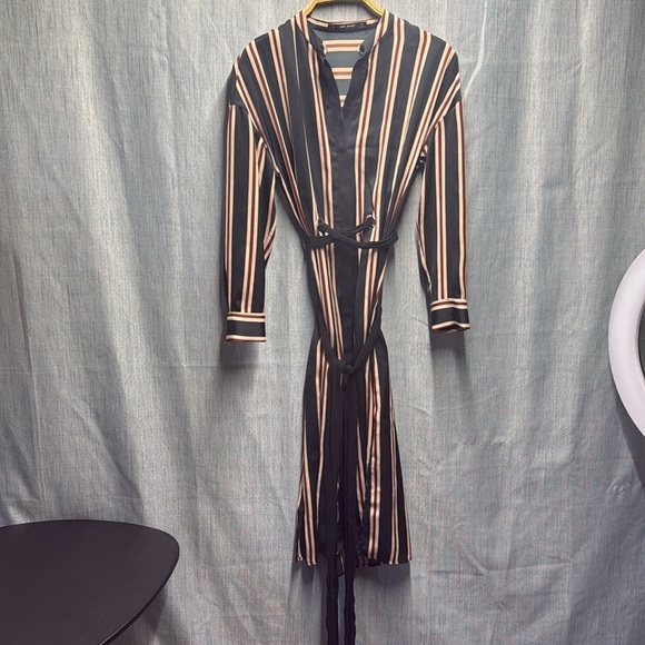Zara long sleeve tie up dress size XS - Picture 2 of 10